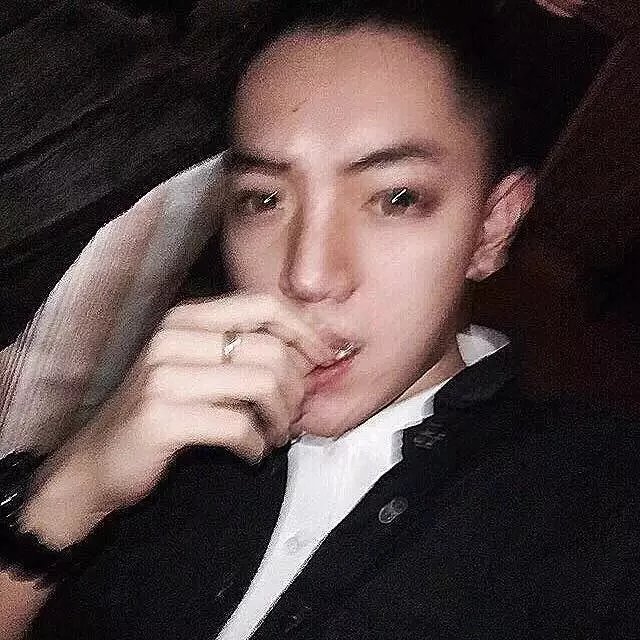 澹台逸龙杰