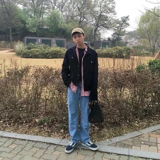 严逸策菡